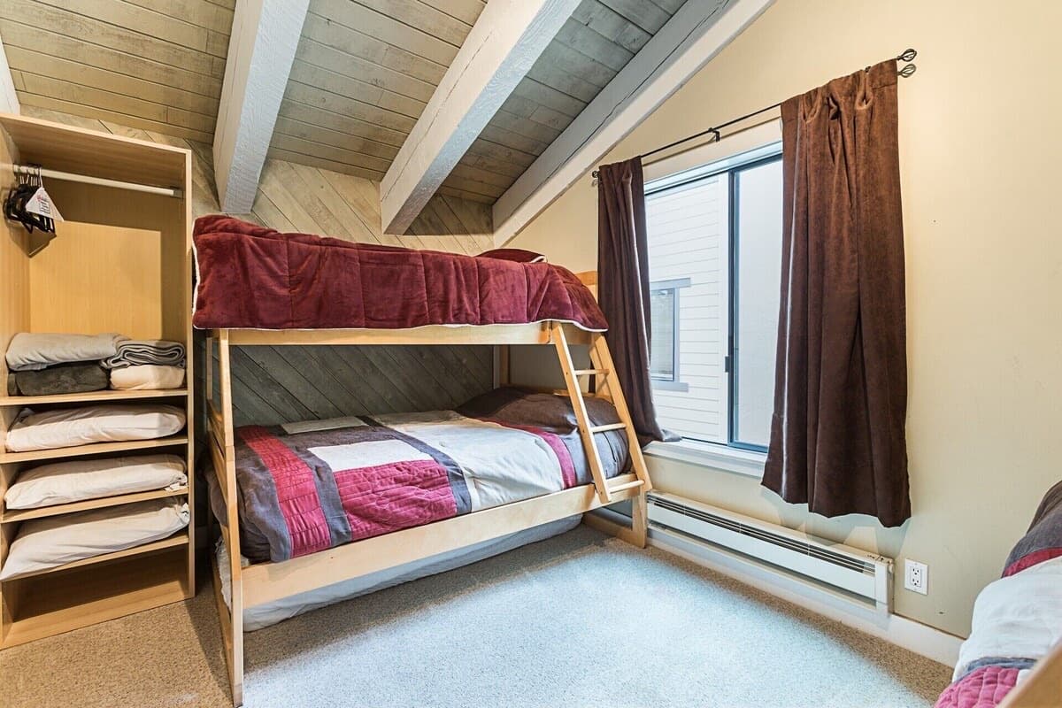 Bunk room single